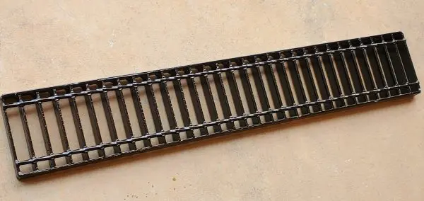 A close up of the bottom of a train track