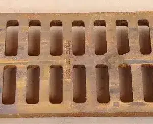 A close up of the bottom of a grate