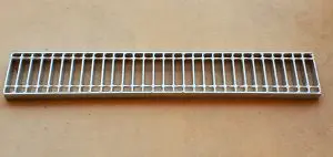 A metal bar with bars on each side.